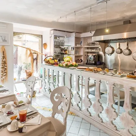 Bed and Breakfast Charme Il Dito E La Luna 2*